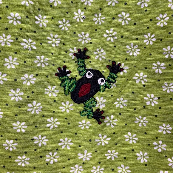 Maurice’s Green Daisy Top with a Lizard, Snake, and Frogs - Picture 8 of 10